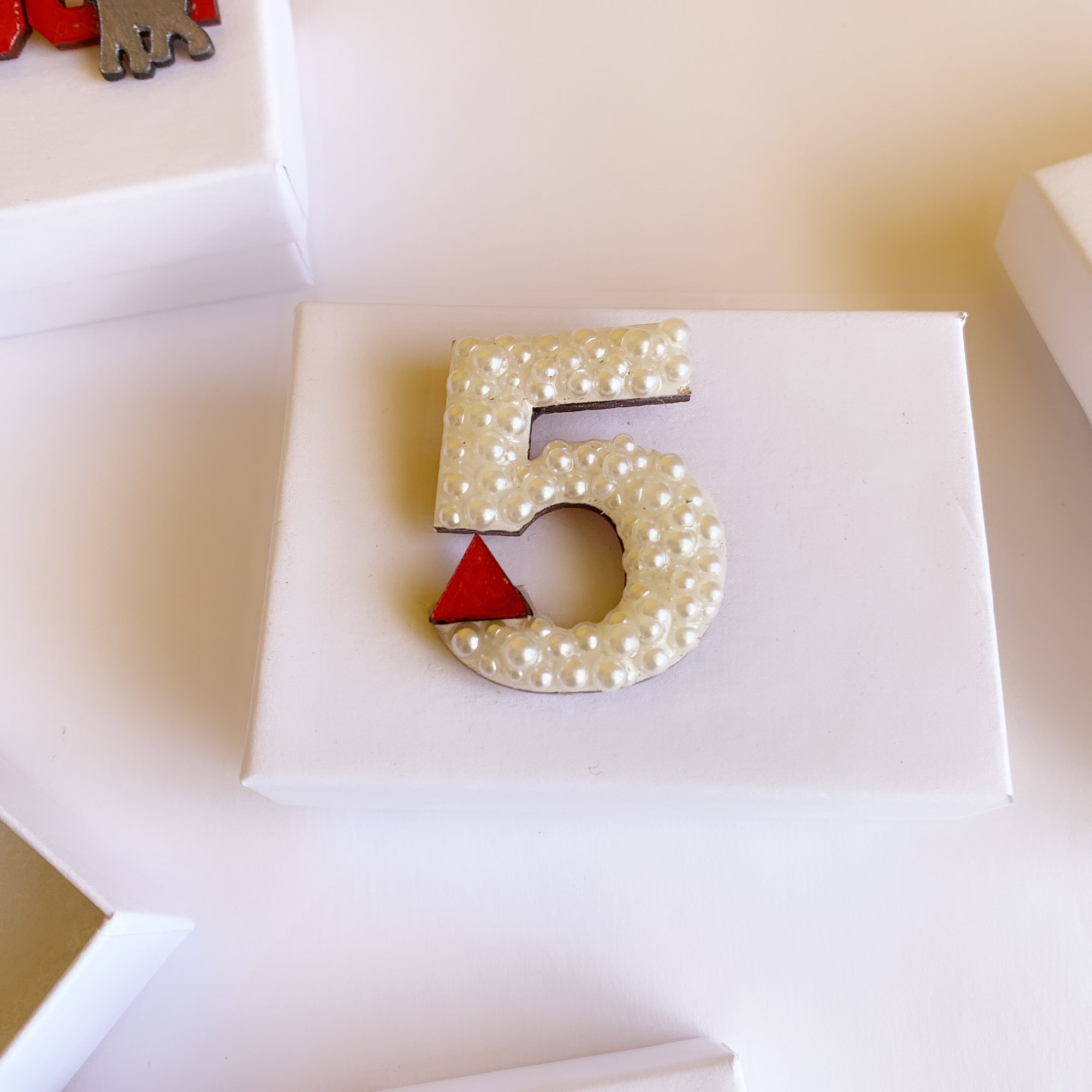 new number 5 brooch pins for
